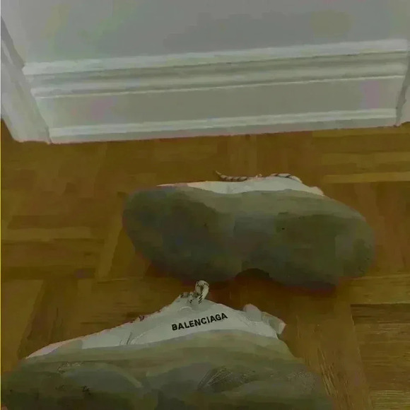 Balenciaga woman’s running shoes  in great condition size 36 only worn twice - Picture 7 of 8